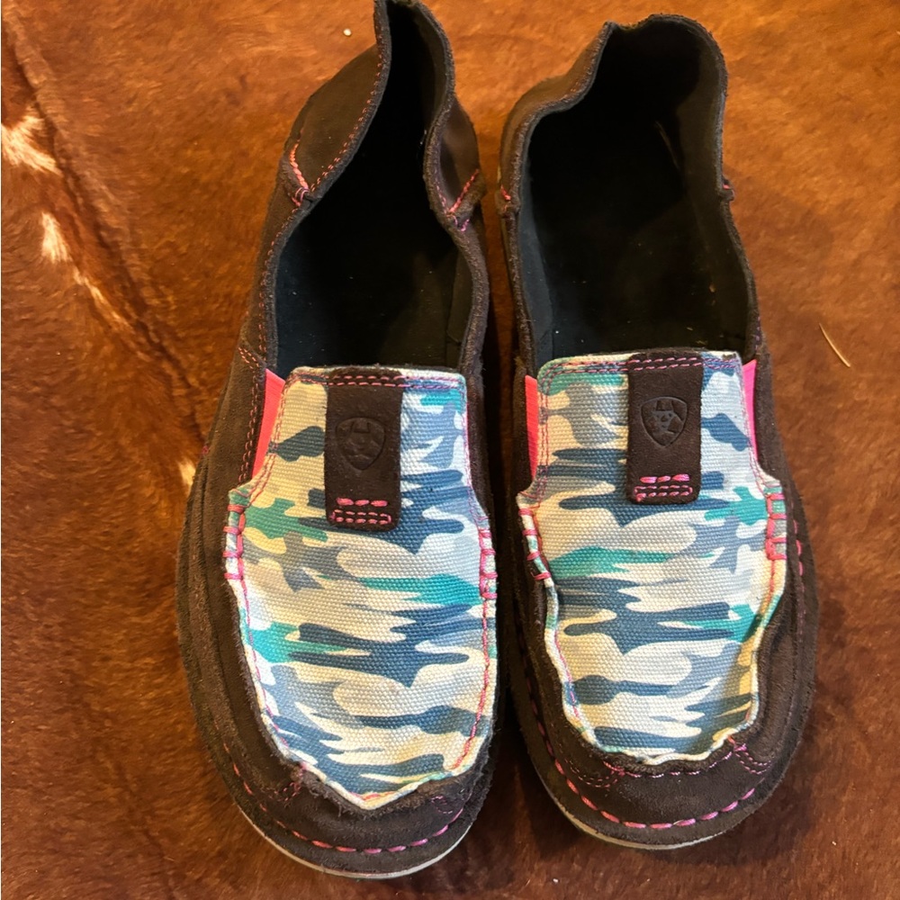 Ariat Cruisers
